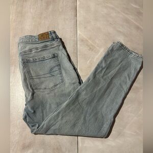 American Eagle mom Jean light wash